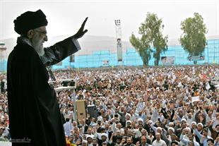 سفر رهبر شهید انقلاب به استان فارس